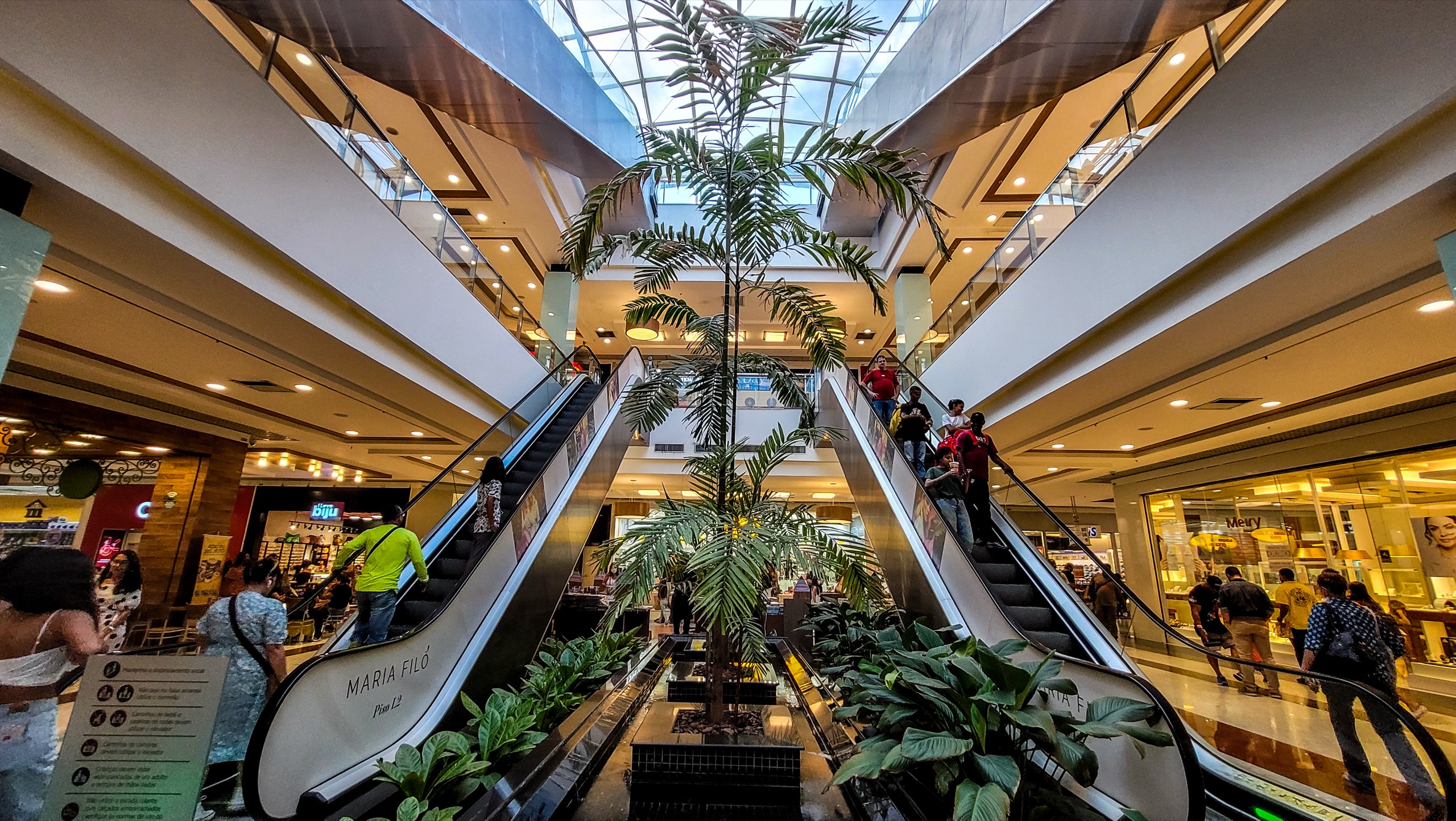 Interior de shopping administrado pela ARGOPLAN
